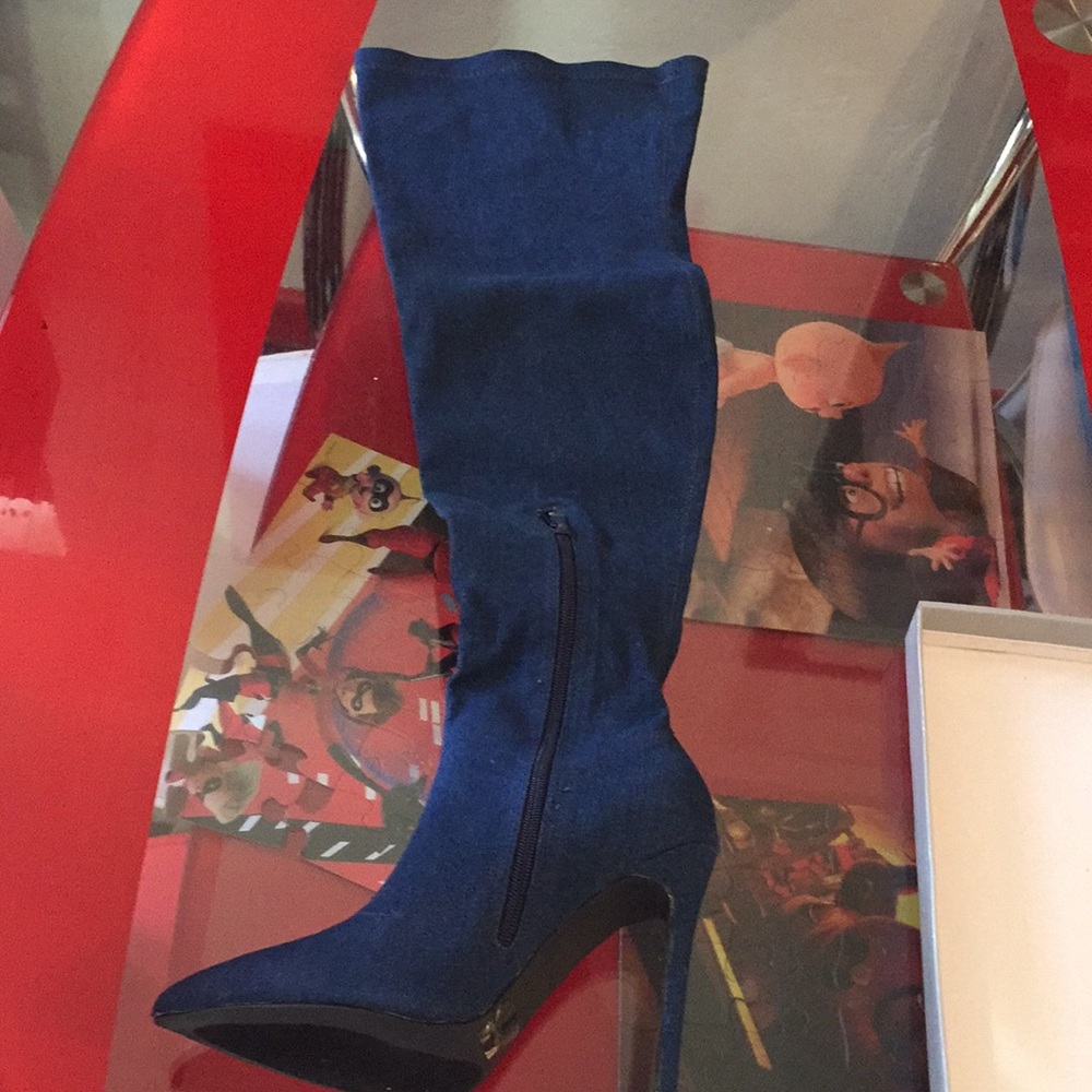 Boots - Picture 2 of 3